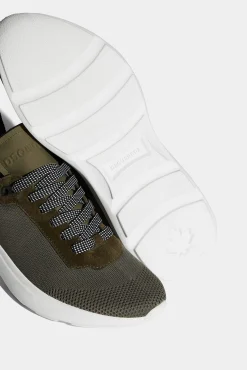 Fly Sneakers